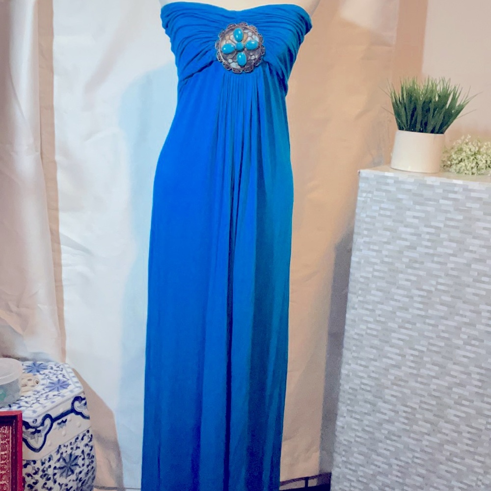 Strapless Turquoise embellished dress. For a night out or resort wear😍🤩🌷